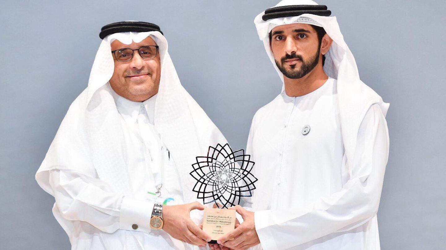 Saudi Aramco Vice President for Project Management, Fahad Al Helal (left) received the Innovative Project Management Award from H.H. Sheikh Hamdan bin Mohammed bin Rashid Al Maktoum, Crown Prince of Dubai and Chairman of the Dubai Executive Council on Dec. 11, 2018 in Dubai.