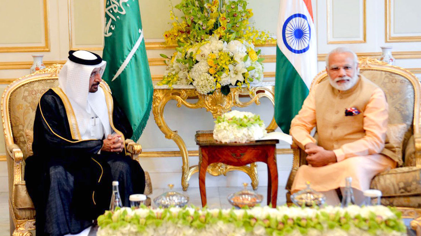 khalid-al-falih-meets-with-indian-pm