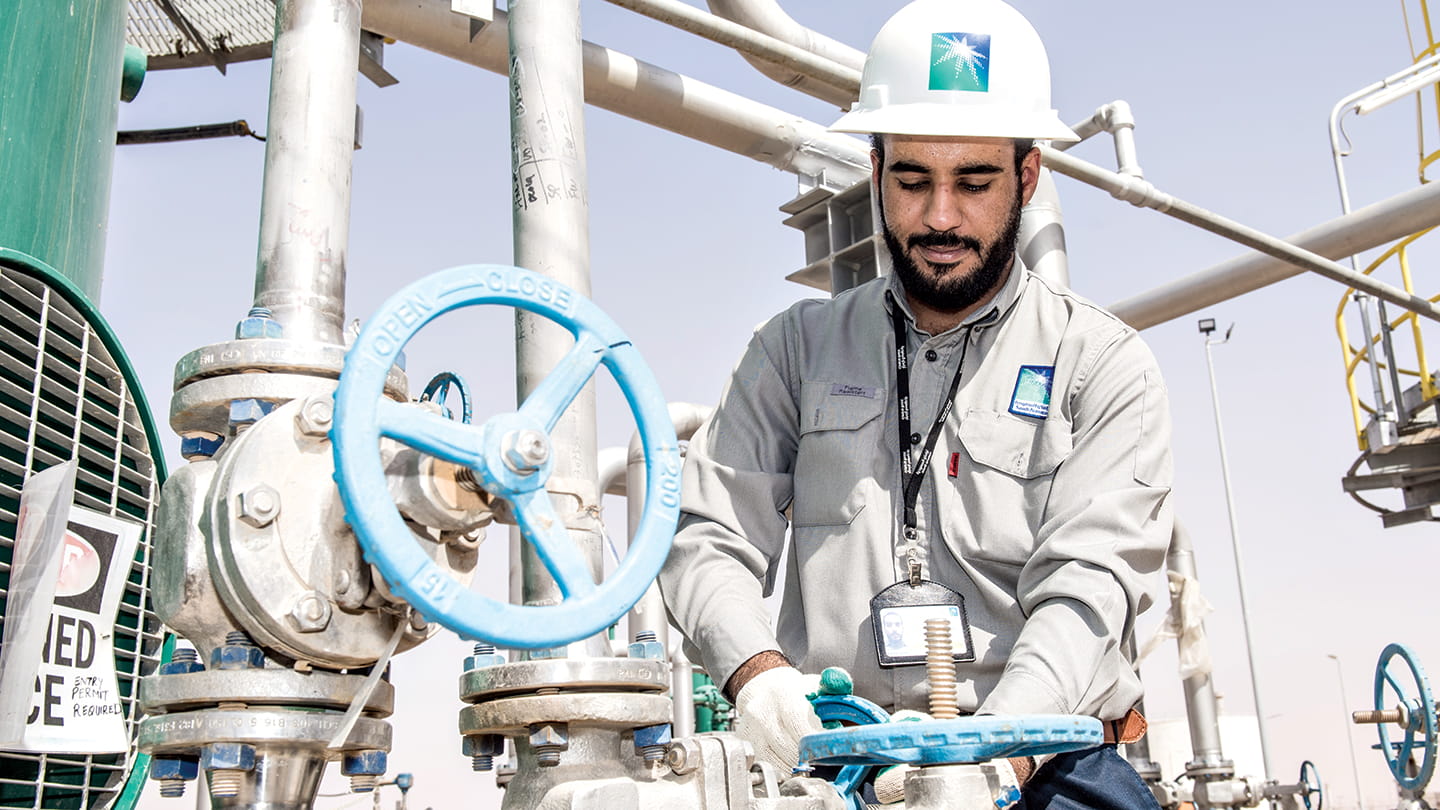 young-employees-take-center-stage-in-master-gas-system-expansion